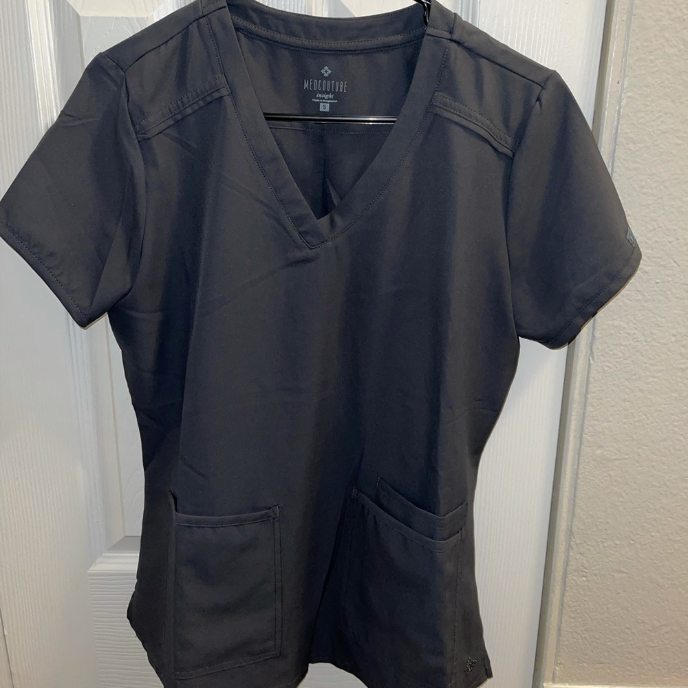 Med Couture Women’s Scrub Top